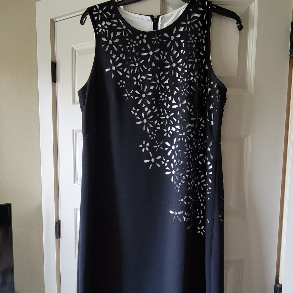 Calvin Klein Sz 8 Black w white cutouts